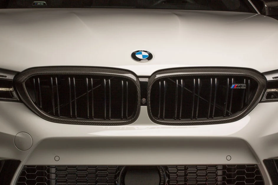 BMW M5 F90 carbon kidneys M performance - Image 4